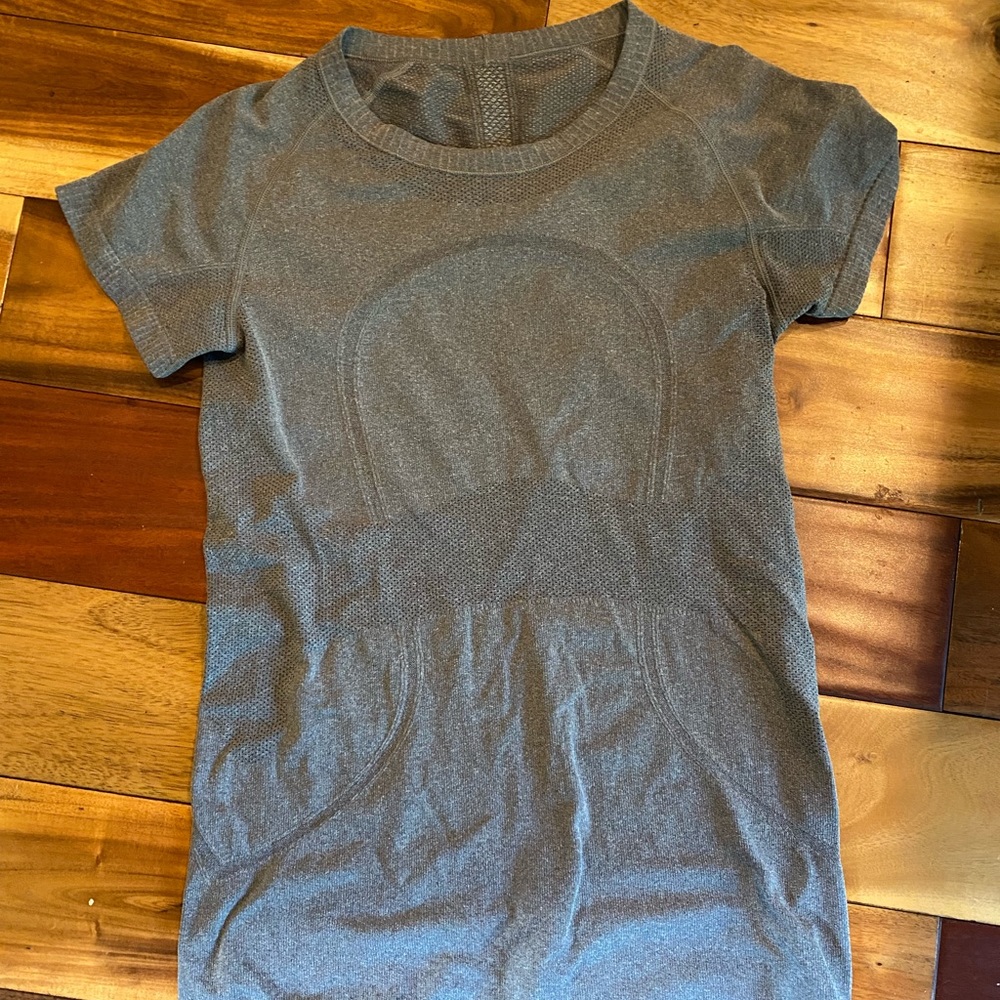 Lululemon swiftly t-shirt